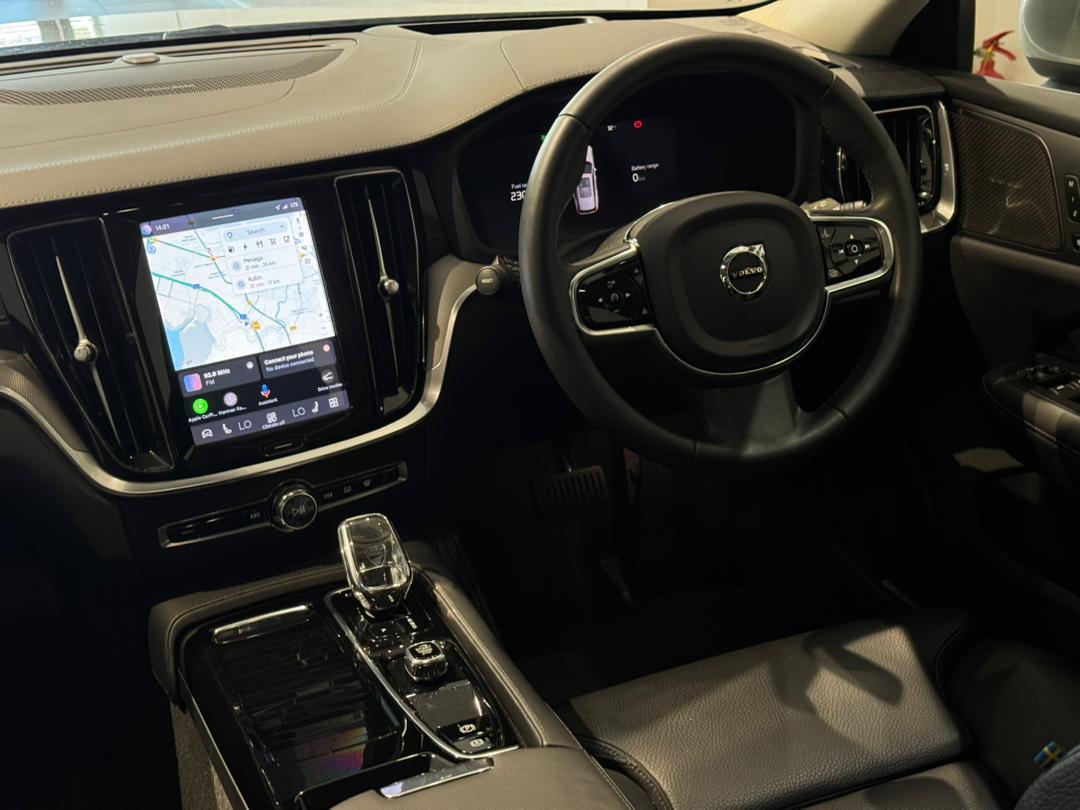 Volvo Recharge Plus, T8 AWD Plug-in hybrid, Electric/Petrol, Bright
