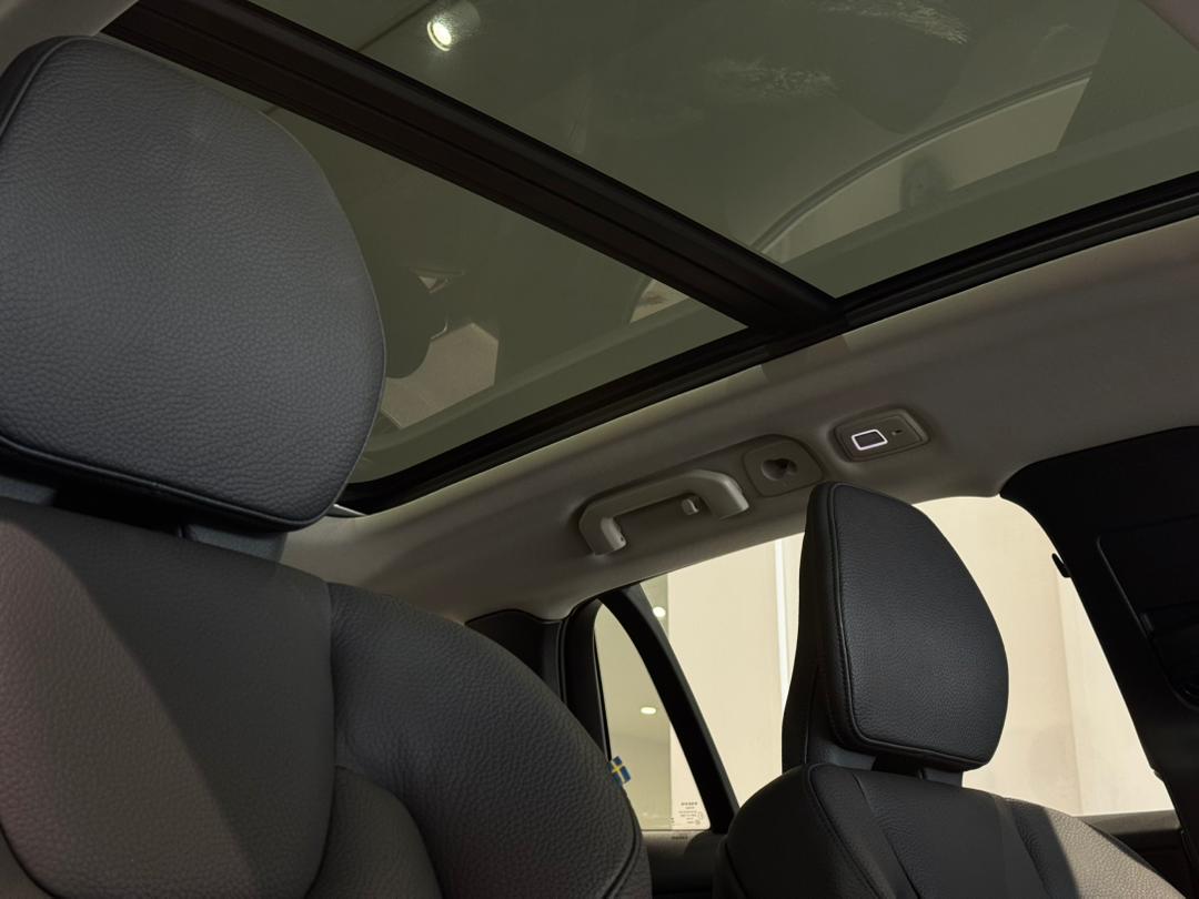 Volvo Recharge Plus, T8 AWD Plug-in hybrid, Electric/Petrol, Bright