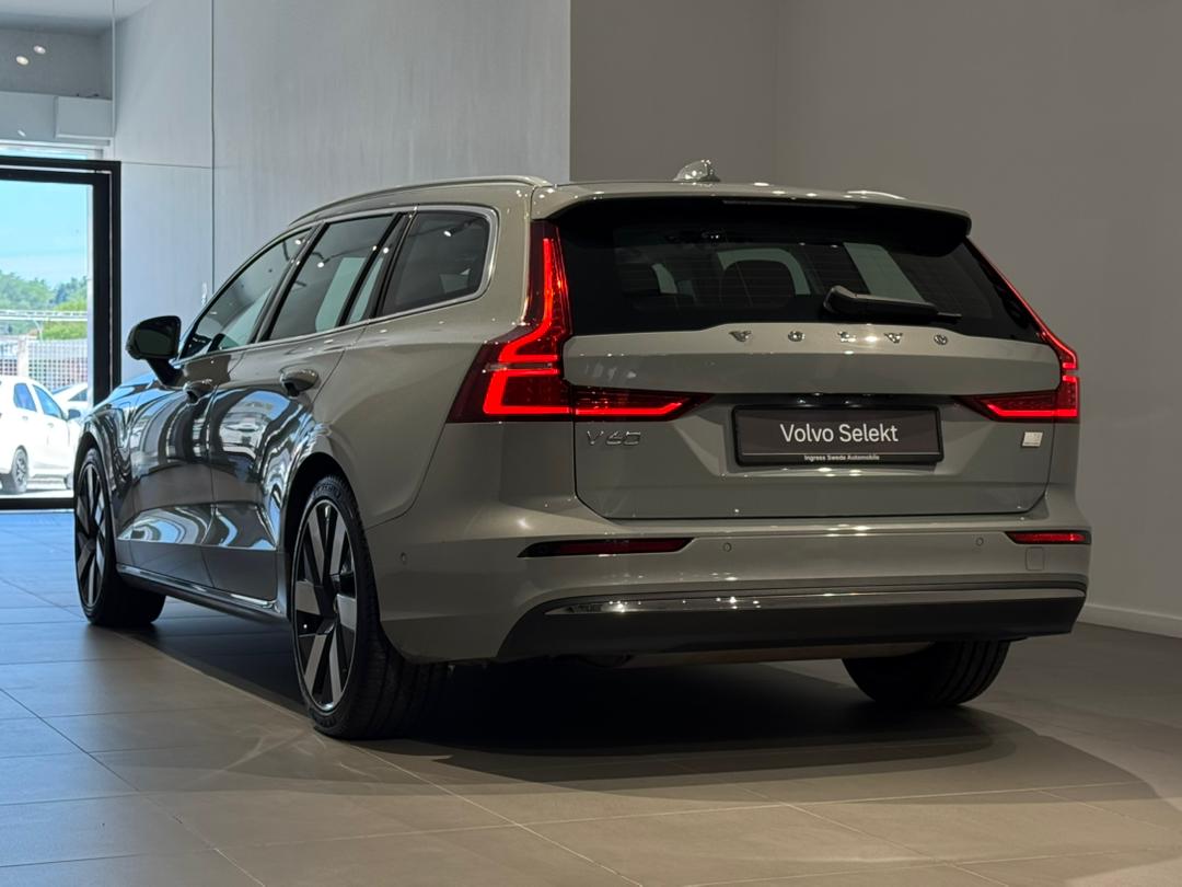 Volvo Recharge Plus, T8 AWD Plug-in hybrid, Electric/Petrol, Bright