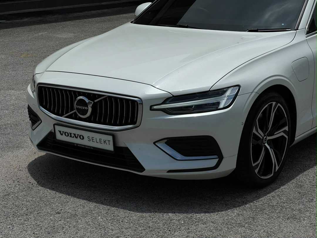 Volvo  V60 Recharge Ultimate, T8 , Electric/Petrol, Bright