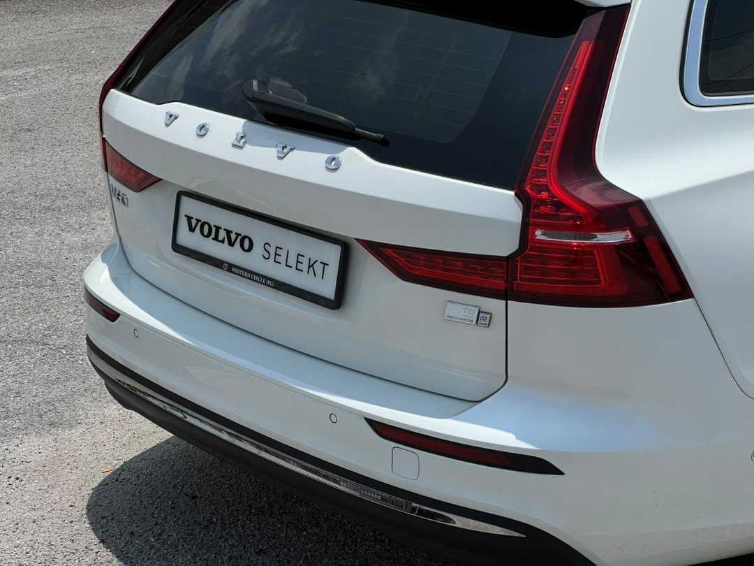 Volvo  V60 Recharge Ultimate, T8 , Electric/Petrol, Bright