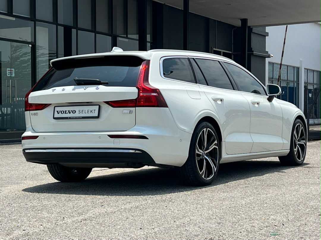 Volvo  V60 Recharge Ultimate, T8 , Electric/Petrol, Bright