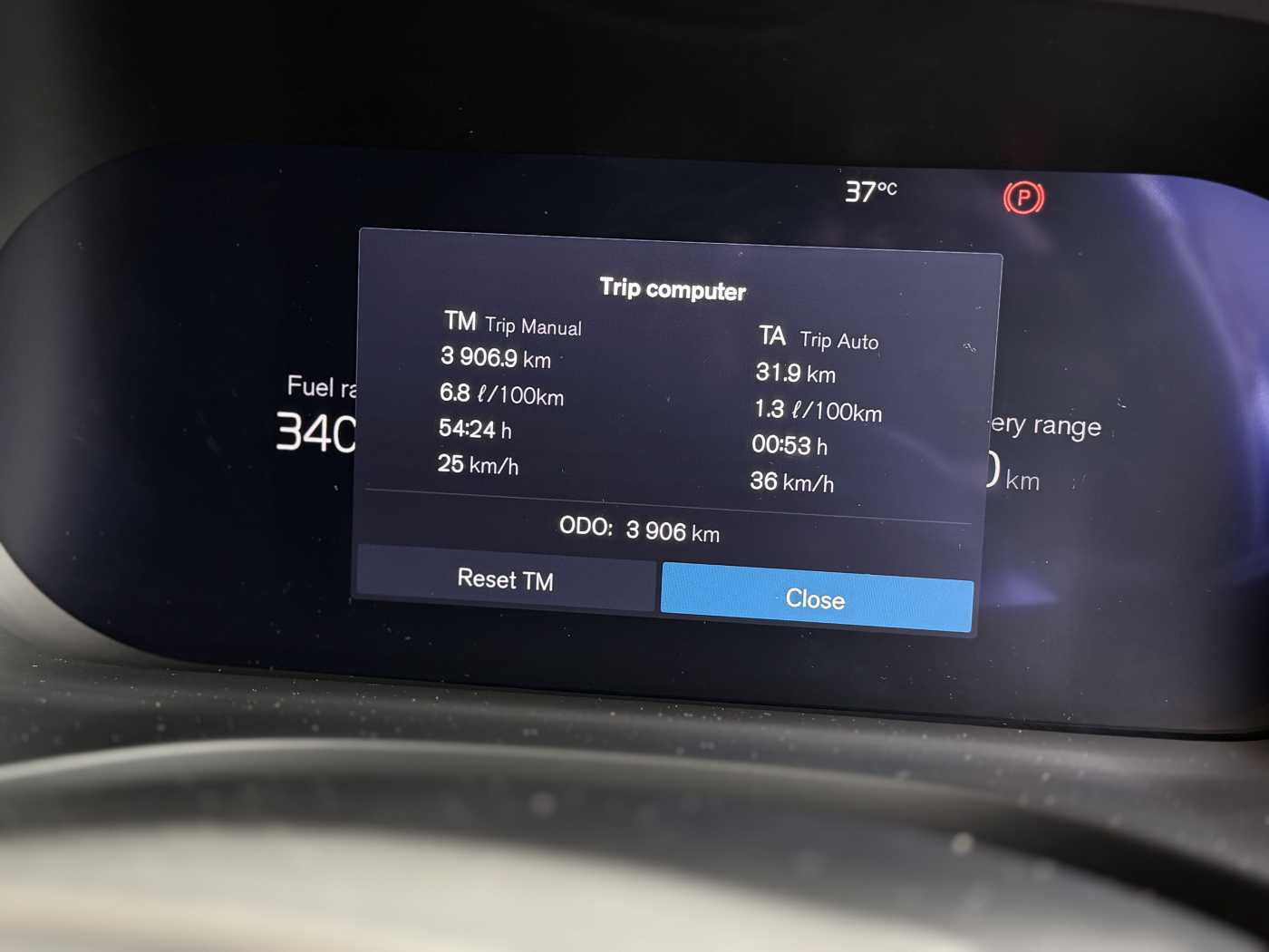 Volvo XC60 Ultra, T8 AWD Plug-in hybrid, Electric/Petrol, Dark