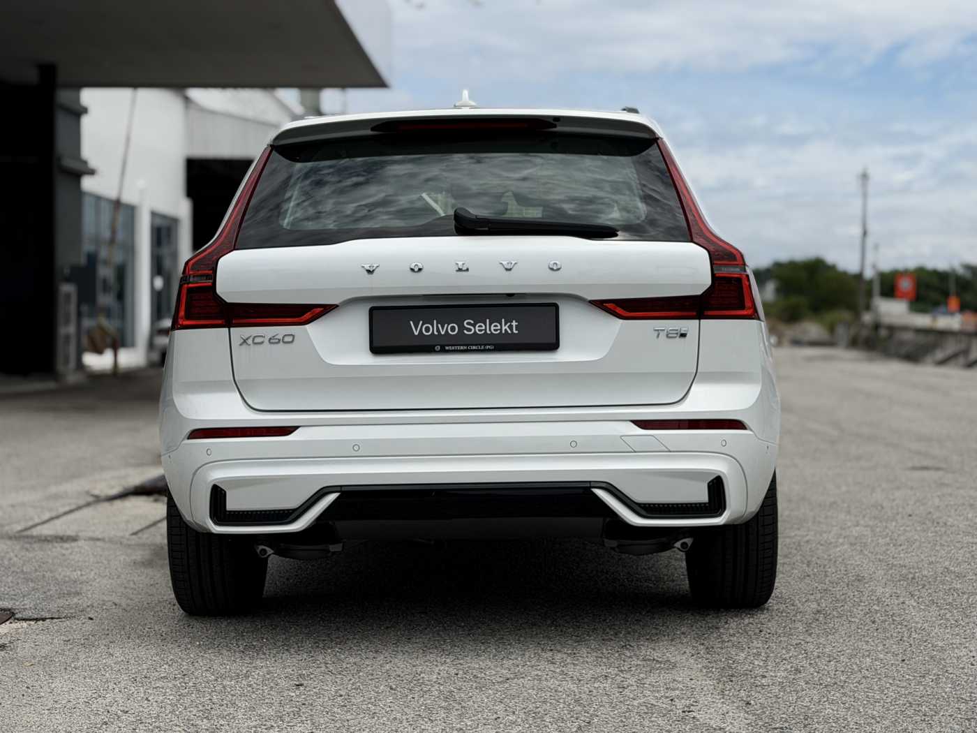 Volvo XC60 Ultra, T8 AWD Plug-in hybrid, Electric/Petrol, Dark