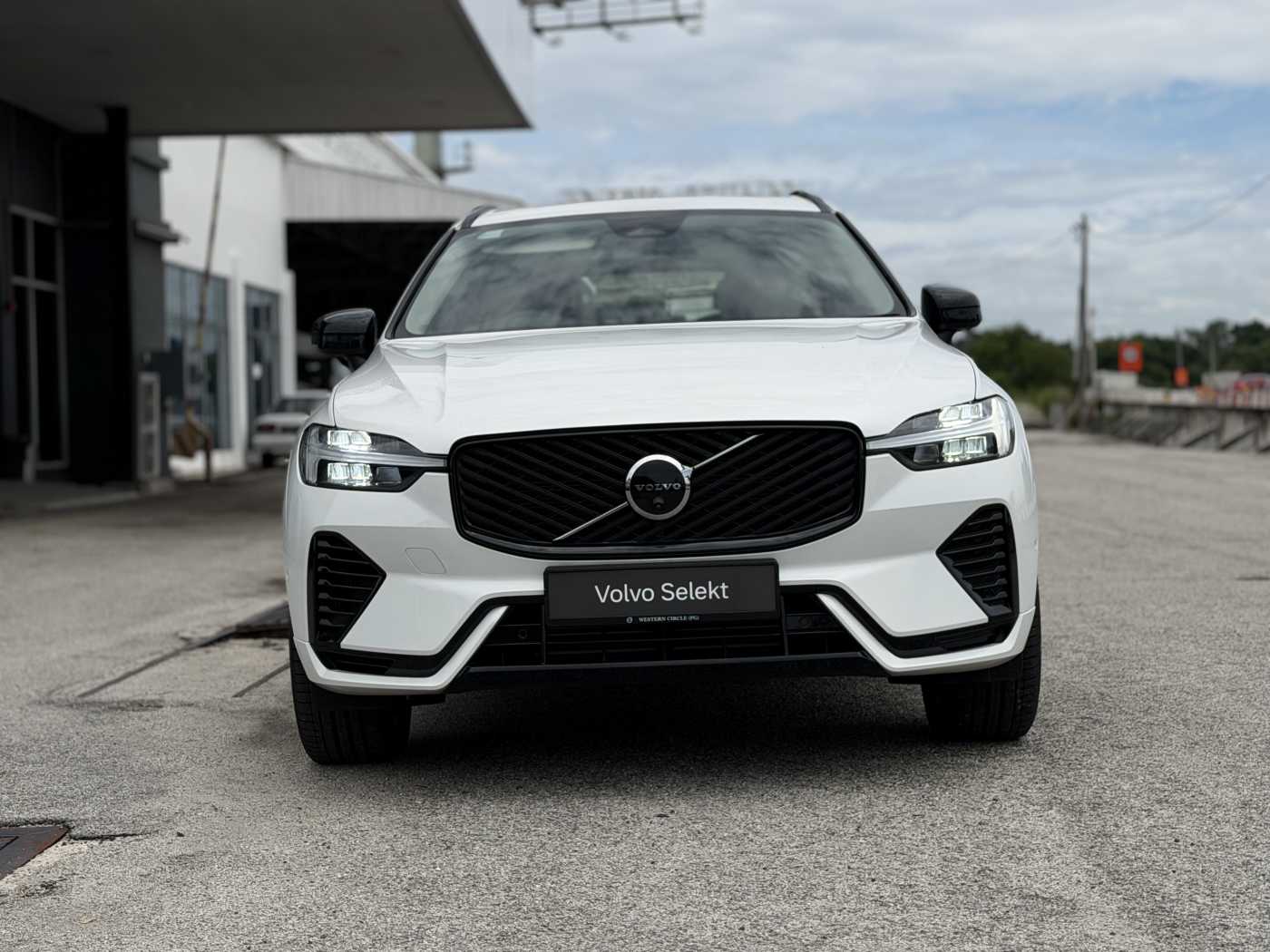 Volvo XC60 Ultra, T8 AWD Plug-in hybrid, Electric/Petrol, Dark