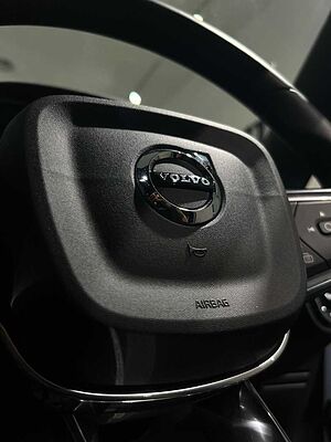 Volvo  EC40 Ultra, Twin Motor, Electric