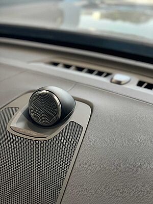 Volvo  XC60 Ultra, T8 AWD Plug-in hybrid, Electric/Petrol, Dark