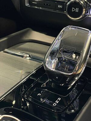 Volvo  XC60 Ultra, T8 AWD Plug-in hybrid, Electric/Petrol, Dark