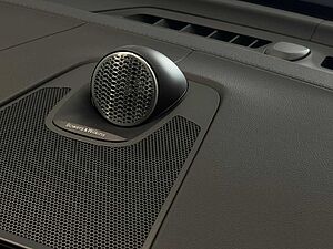 Volvo  XC60 Ultra, T8 AWD Plug-in hybrid, Electric/Petrol, Dark