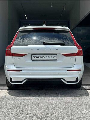 Volvo  XC60 Recharge Ultimate, T8 AWD Plug-in hybrid, Electric/Petrol, Dark