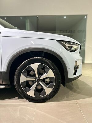 Volvo  XC40 Plus, B5 AWD Mild hybrid, Petrol, Dark