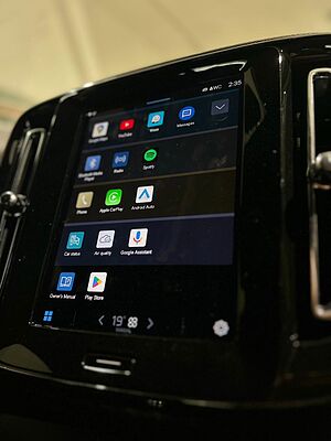 Volvo  XC40 Plus, B5 AWD Mild hybrid, Petrol, Dark