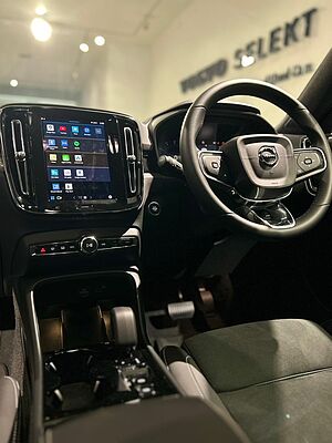 Volvo  XC40 Plus, B5 AWD Mild hybrid, Petrol, Dark