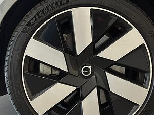 Volvo Recharge Plus, T8 AWD Plug-in hybrid, Electric/Petrol, Bright