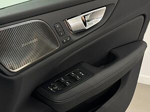Volvo Recharge Plus, T8 AWD Plug-in hybrid, Electric/Petrol, Bright