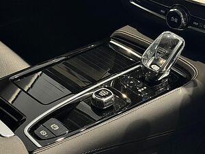 Volvo Recharge Plus, T8 AWD Plug-in hybrid, Electric/Petrol, Bright