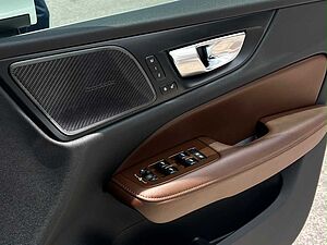 Volvo  V60 Recharge Ultimate, T8 , Electric/Petrol, Bright