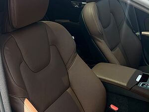 Volvo  V60 Recharge Ultimate, T8 , Electric/Petrol, Bright