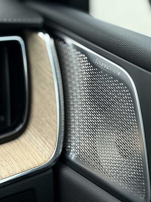 Volvo XC60 Ultra, T8 AWD Plug-in hybrid, Electric/Petrol, Dark