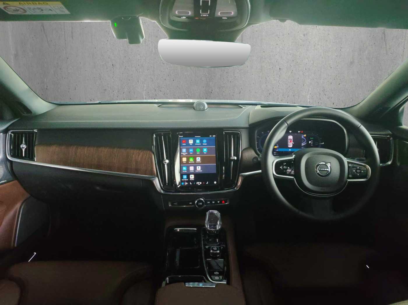 Volvo  S90 Recharge Ultimate, T8 AWD Plug-in hybrid, Electric/Petrol, Bright