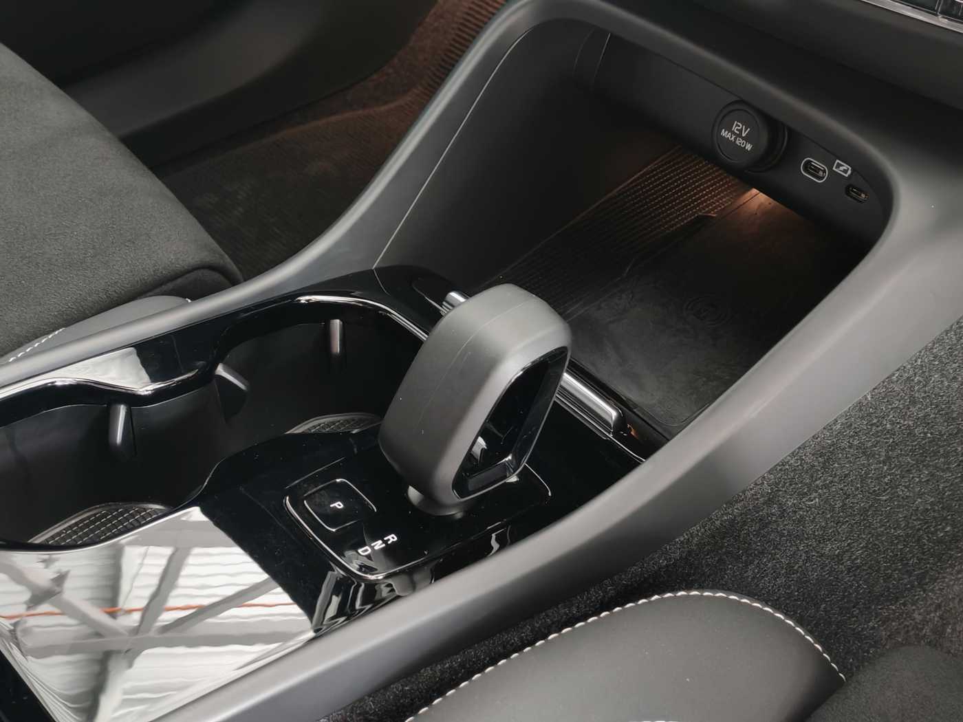 Volvo  EC40 Ultra, Twin Motor, Electric