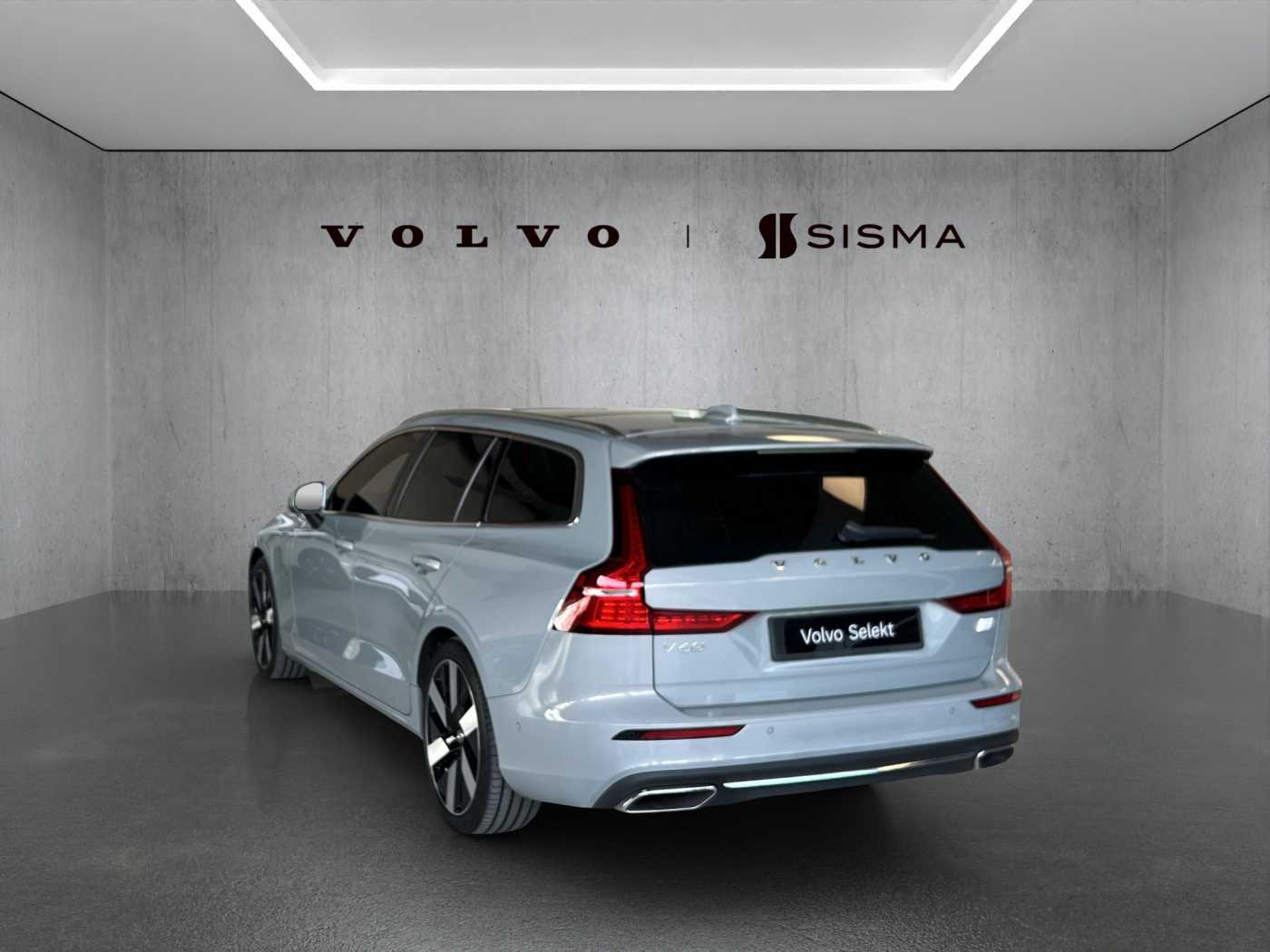 Volvo  V60 Recharge Plus, T8 AWD Plug-in hybrid, Electric/Petrol, Bright