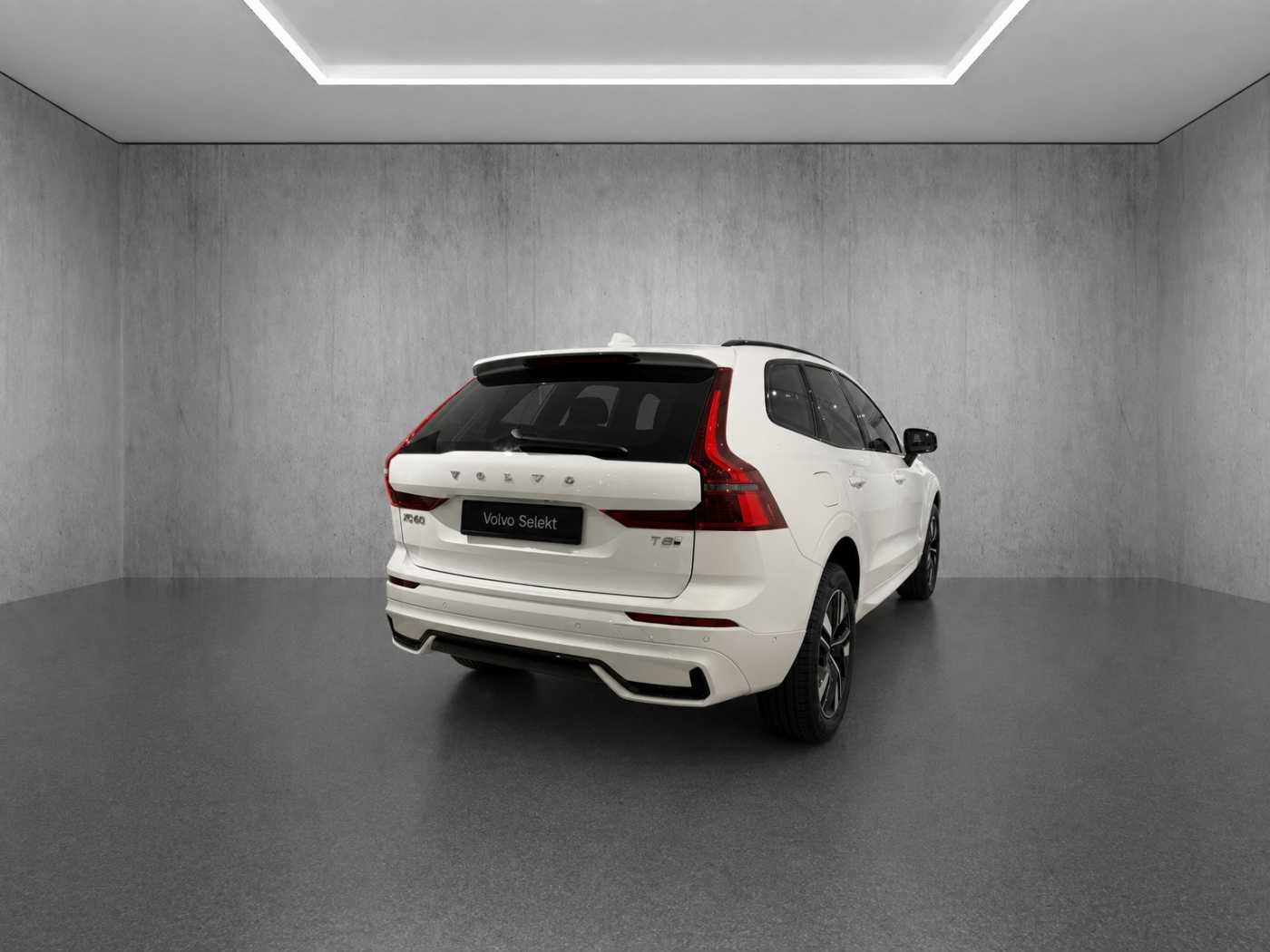 Volvo  XC60 Ultra, T8 AWD Plug-in hybrid, Electric/Petrol, Dark