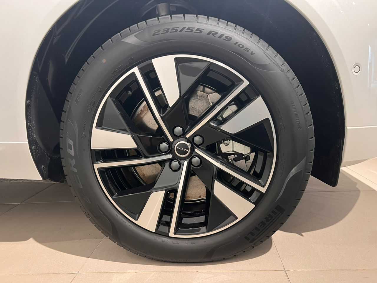 Volvo  XC60 Ultra, T8 AWD Plug-in hybrid, Electric/Petrol, Dark