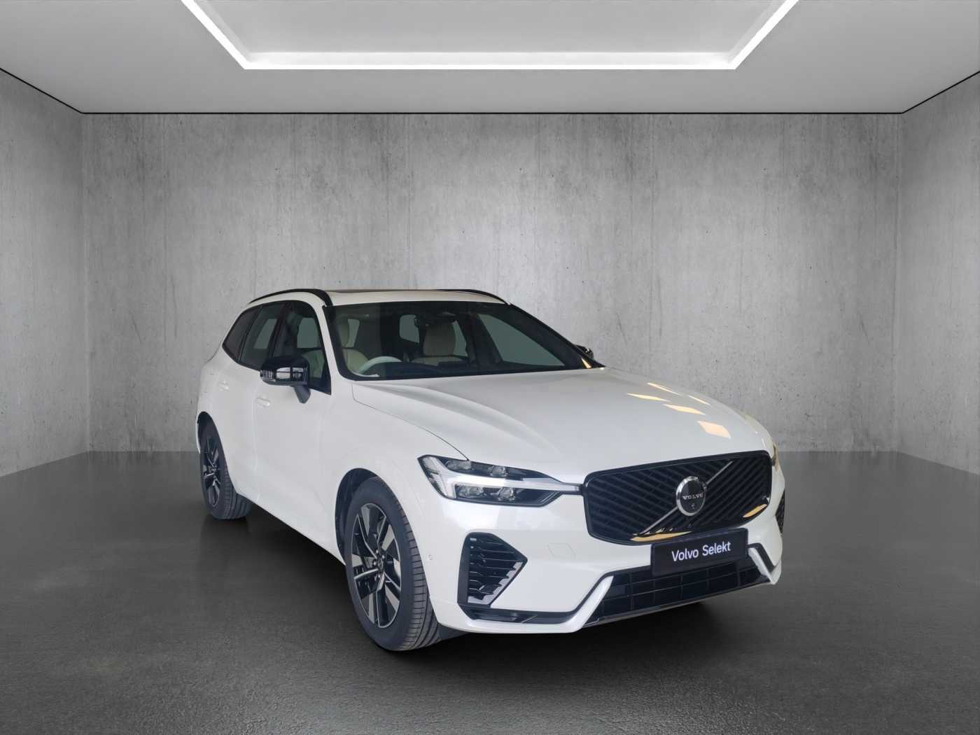 Volvo  XC60 Ultra, T8 AWD Plug-in hybrid, Electric/Petrol, Dark