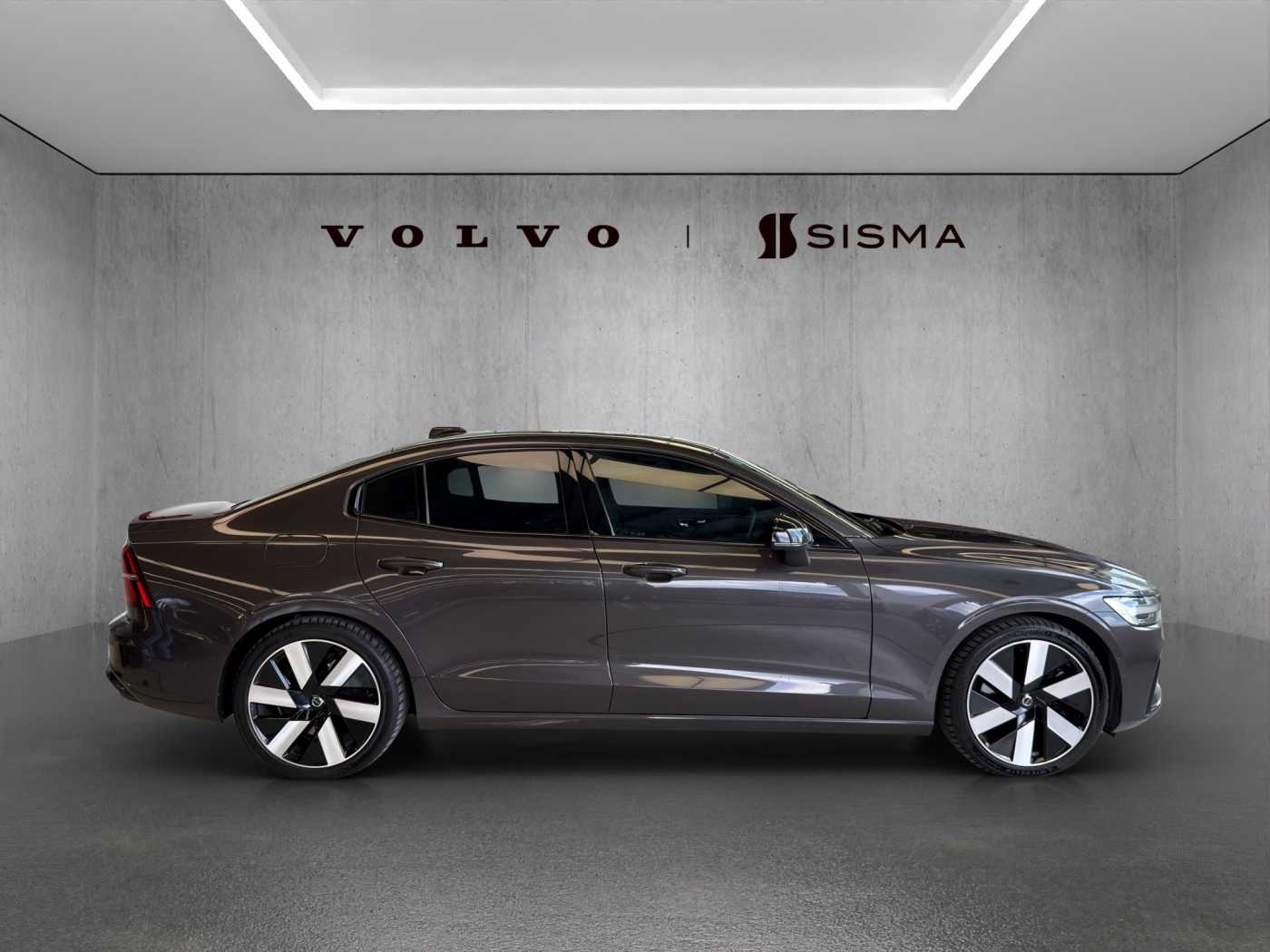 Volvo  Recharge Plus, T8 AWD Plug-in hybrid, Electric/Petrol, Dark