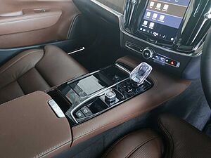 Volvo  S90 Recharge Ultimate, T8 AWD Plug-in hybrid, Electric/Petrol, Bright