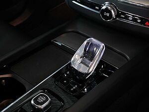 Volvo XC60 Ultra, T8 AWD Plug-in hybrid, Electric/Petrol, Dark